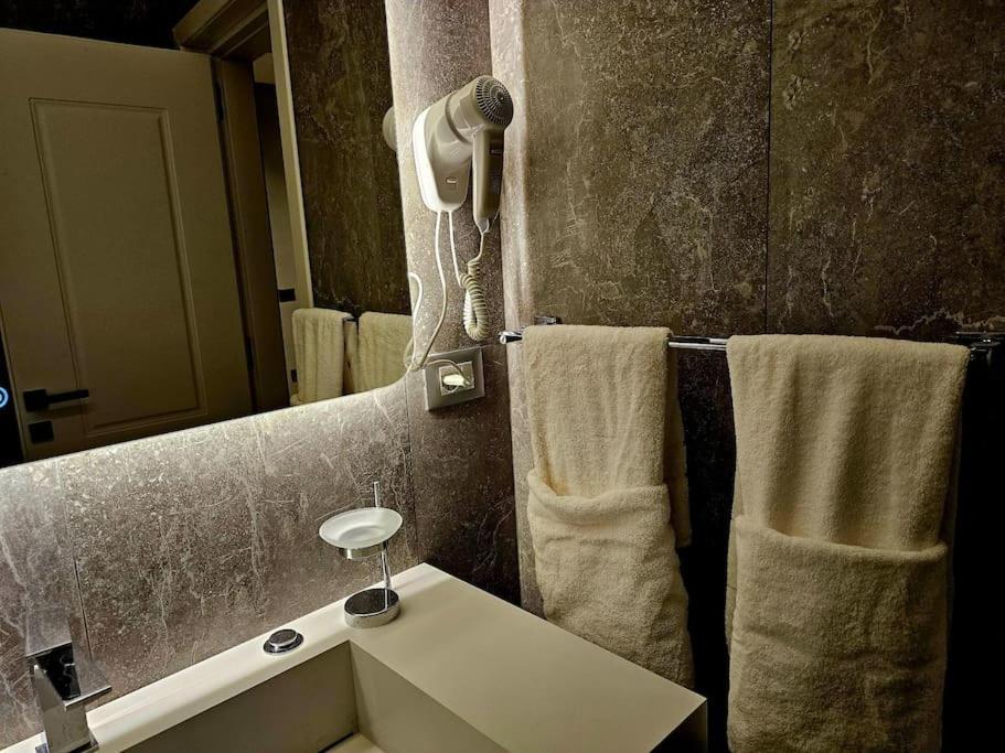 Blloku Suites, City Centre,ติรานา ภายนอก รูปภาพ