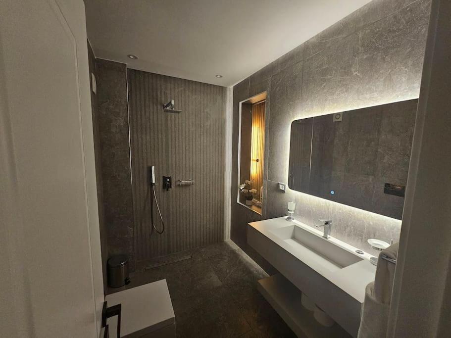 Blloku Suites, City Centre,ติรานา ภายนอก รูปภาพ