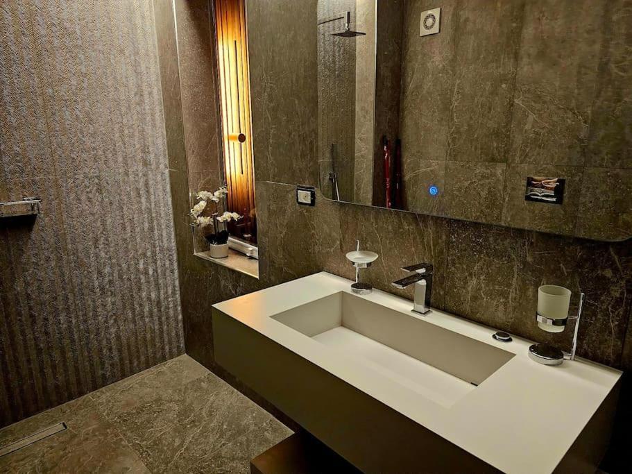 Blloku Suites, City Centre,ติรานา ภายนอก รูปภาพ